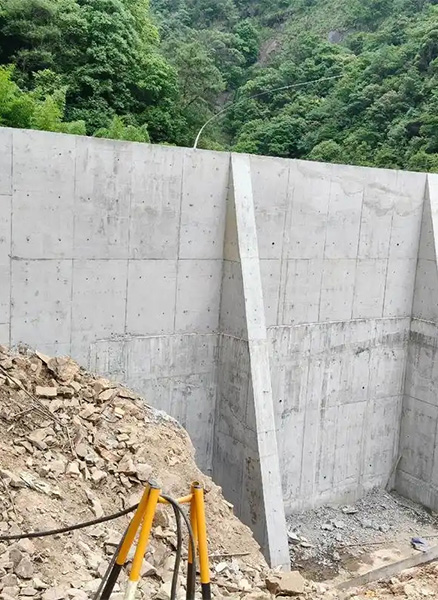晋中平遥县重力式挡土墙